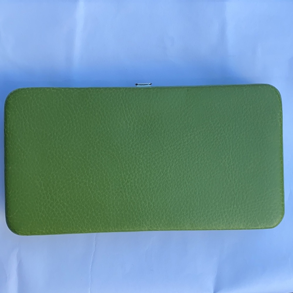 Green Target Wallet - Picture 2 of 6